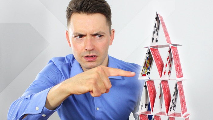 Wieso das Zeitmanagement von 90% der Leute einem Kartenhaus gleicht Wieso das Zeitmanagement von 90% der Leute einem Kartenhaus gleicht